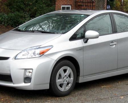 ქირავდება პრიუსი - მანქანის ქირაობა- toyota prius qiraoba