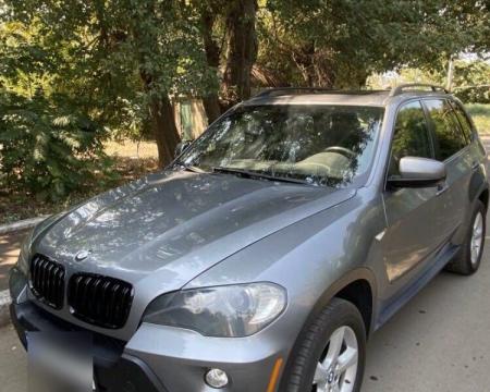 ქირავდება BMW X5
