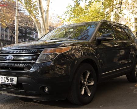 ქირავდება მაღალი გამავლობის ჯიპი - 4x4 Ford Explorer Car Rental 