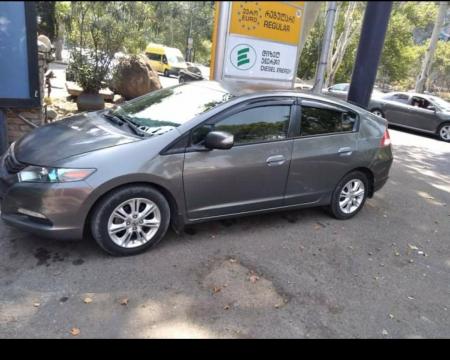  ქირავდება