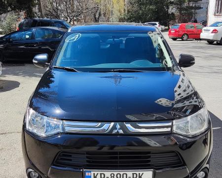 ქირავდება 4X4 7 კაციანი ჯიპი Mitsubishi outlender