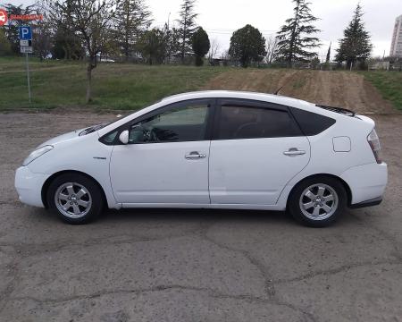 qiravdeba dgiurat toyota priusi