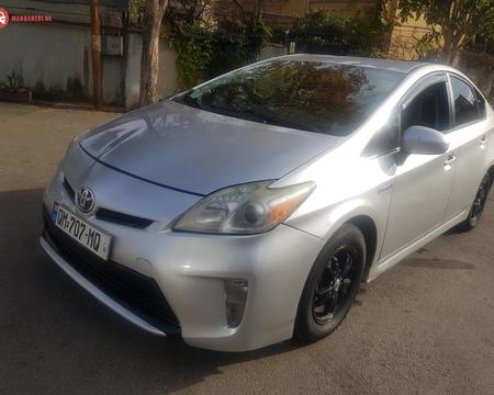 ქირავდება მანქანა