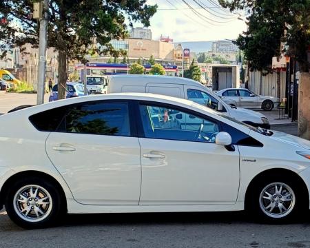 ქირავდება
