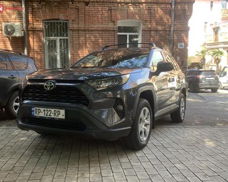 ქირავდება მხოლოდ მძღოლით