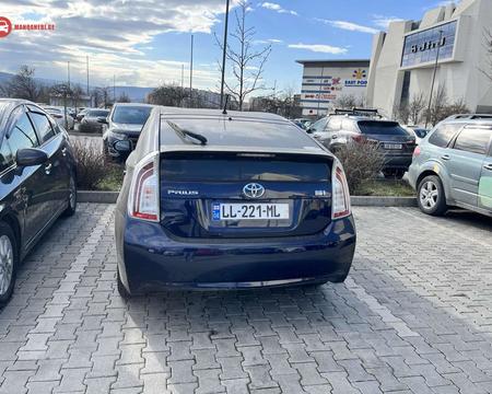 TOYOTA PRIUS