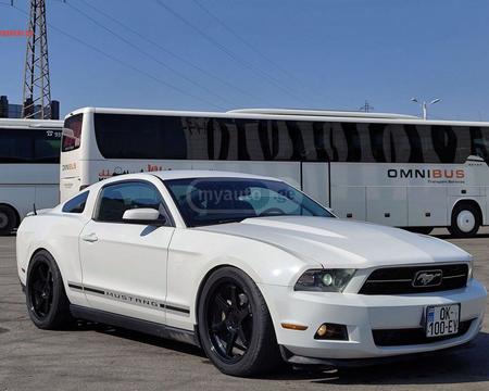 Ford Mustang Premium