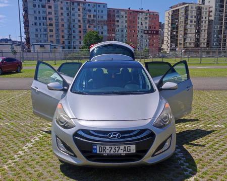 hyundai elantra GT იდეალური