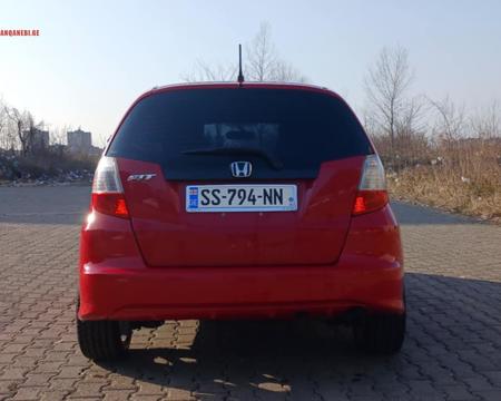 მანქანა  ჰონდა ფიტი