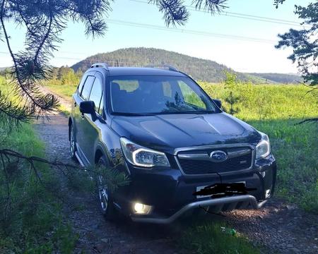 ქირავდება 2014 წლიანი Subaru Forester