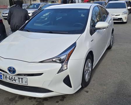 ქირავდება დღიურად Toyota Prius 
