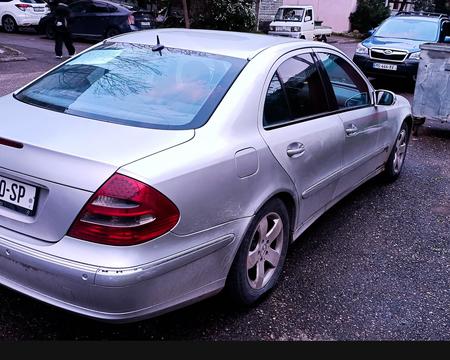 მერსედესი 211