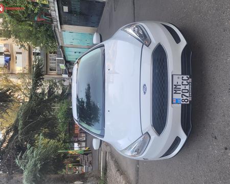 ფორდ ფოკუსი 2018 წლიანი