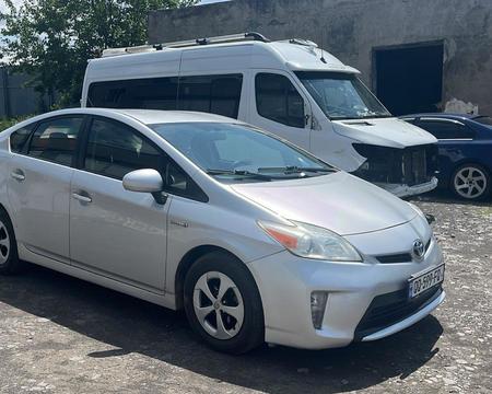 TOYOTA PRIUS