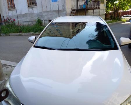 იყიდება 2016 წლიანი ტოიოტა ქამრი 13000 დოლარად