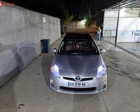 ქირავდება TOYOTA PRIUS 2010-2012 წლიანები