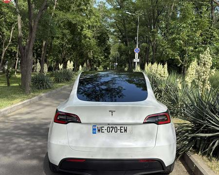 Tesla Model Y Standard Range