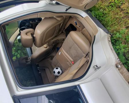 იყიდება