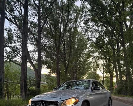 ქირავდება