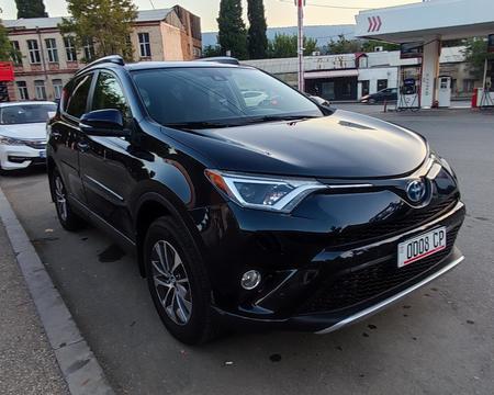 Toyota Rav4 XLE  Hybrid  2017