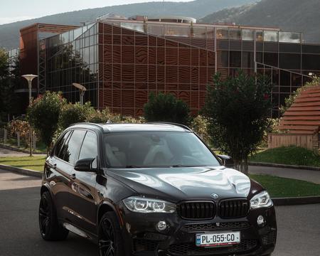 ქირავდება