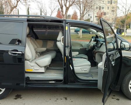 ქირავდება დღიურად Toyota sienna