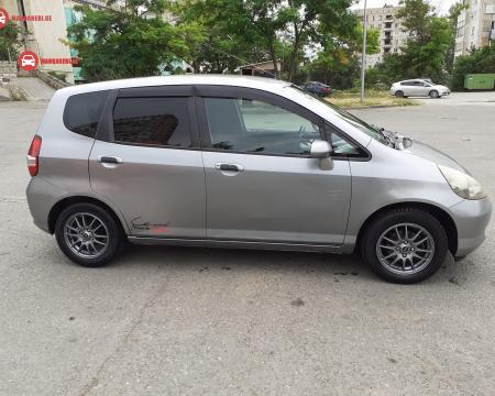 Manqanebis gaqiraveba avtoobulebis gaqiraveba dgiurad მანქანების გაქირავება მანქანია ქირაობა დღიურად