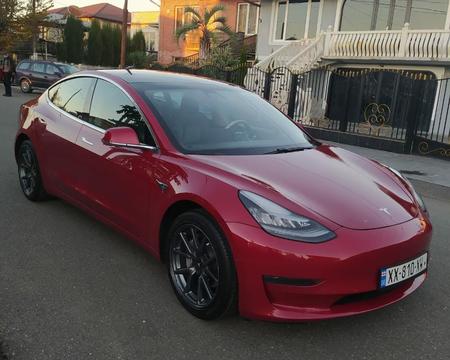 Iyideba tesla model 3