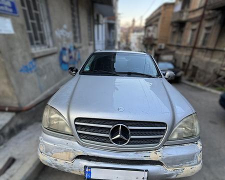 იყიდება Mercedes-Benz ML320 (2000)