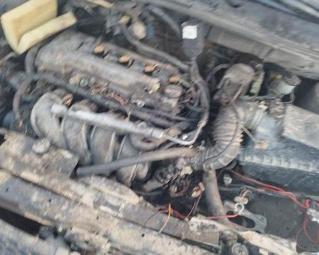 იყიდება Pontiac Vibe 2003 1/8