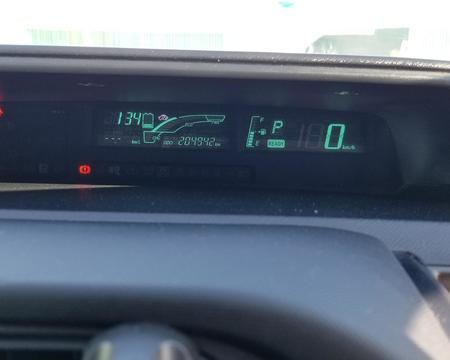 იყიდება იდიალური აქუა ძრავი კარობკა ჰიბრიდი ელემენტები კუზაო სალონი ყველაფერი აქვს იდიალური უკან ბაღაჯის კარებს ეტყობა მხოლოდ მცირედ საღებავის აცვენა  ასაკიდან გამომდინარე მაგრამ ხელს არაფერში უშლის ოჯახის მანქანა მეორე მეპატრონე ვარ საქართველოში ოჯახის მანქანა არის ძალიან ეკონომიური სუფთა და მოვლილი ორიგინალი გარბენით თეთრიანის დახარჯება არუნდა მანქანას მუშაობს მხოლოდ სუპერ საწვავზე და რომპეტროლის პრემიუმზე $5300  ტელ 597820518 