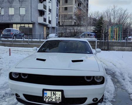 Dodge Challenger sxt