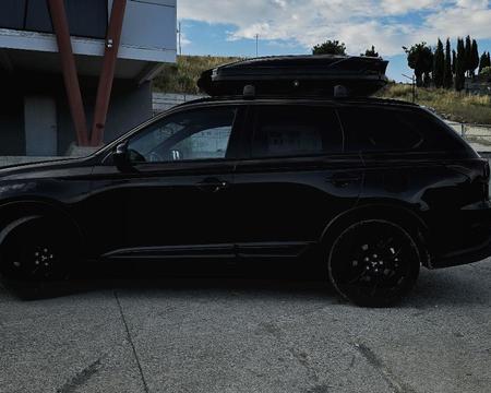ქირავდება დღიურად 5 - 8 ადგილიანი ჯიპი Mitsubishi OUTLANDER BLACK LIMITED EDITION 2020 (5-8 SEAT)