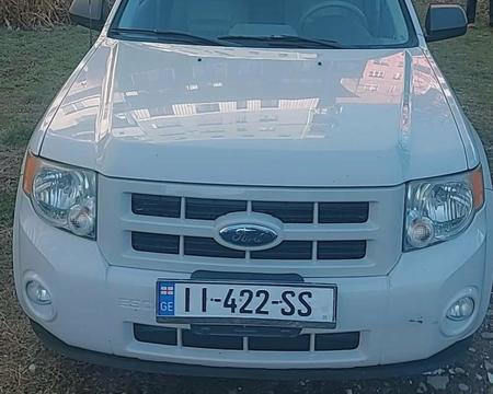 ქირავდება მანქანა დღიურად. 