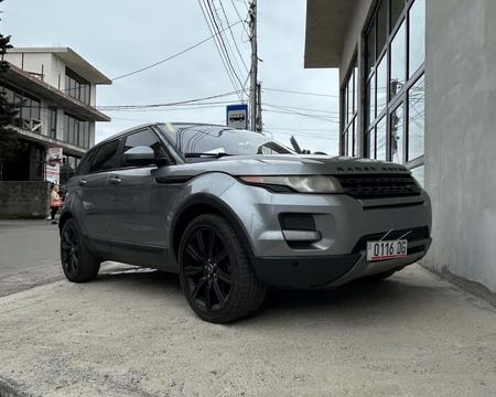 Land Rover Evoque 2015 ქირავდება სუფთა და მოწესრიგებული 
