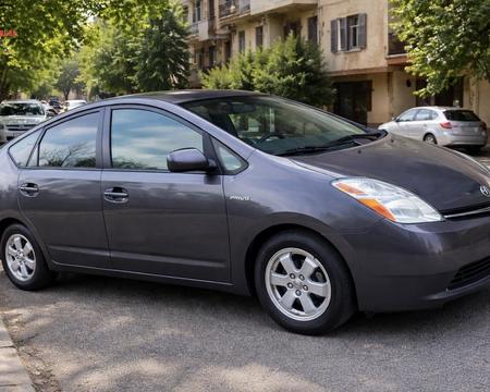 qiravdeba dgiurat toyota priusi