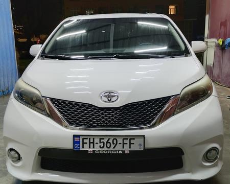 იყიდება Toyota Sienna 2017