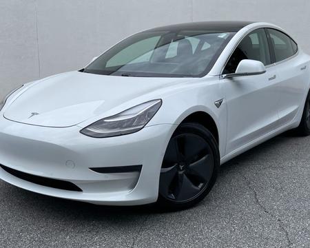 ქირავდება Tesla Model 3 Taxi სატაქსაოდ