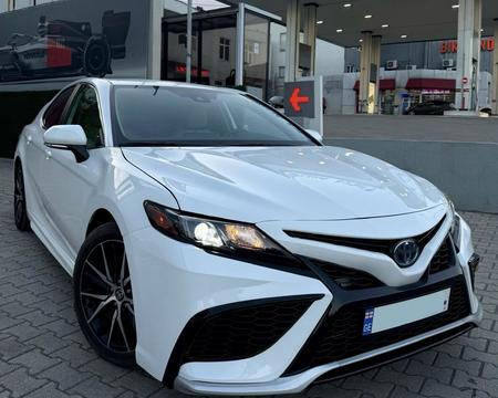 Toyota Camry HYBRID sport