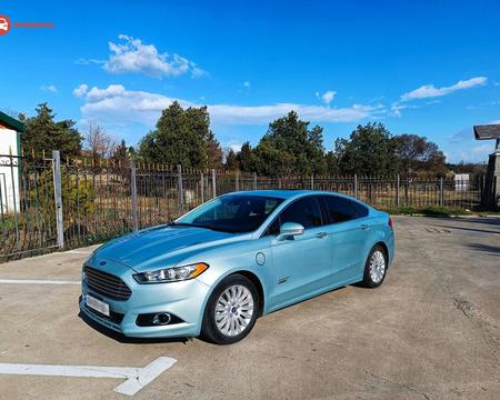 იყიდება Ford Fusion TITANIUM დატენვადი HYBRID Plug-in