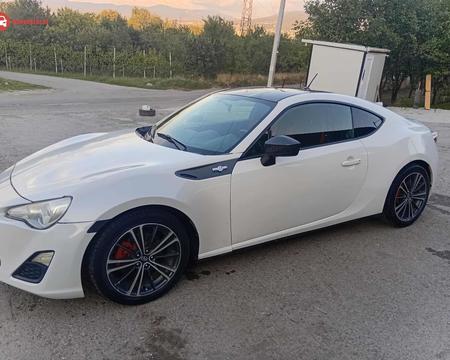 იყიდება მანქანა