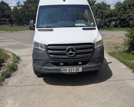 ქირავდება მძღოლით