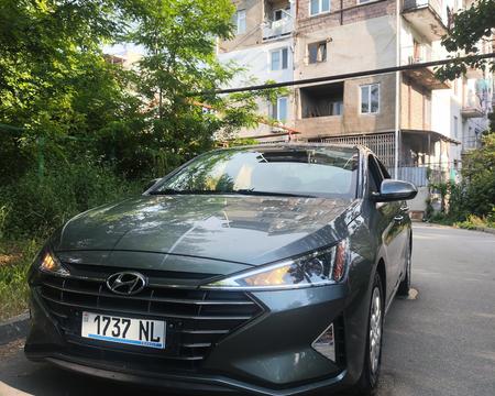 იყიდება HYUNDAI ELANTRA 