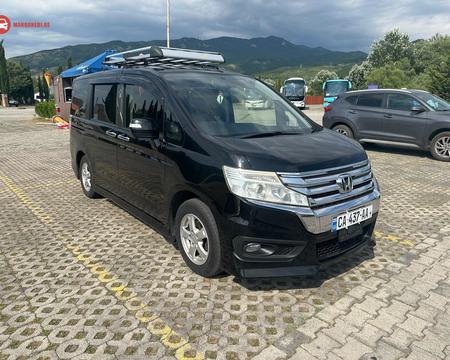 Honda step wagon 2014  4x4 spada