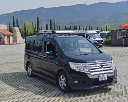 Honda step wagon 2014  4x4 spada