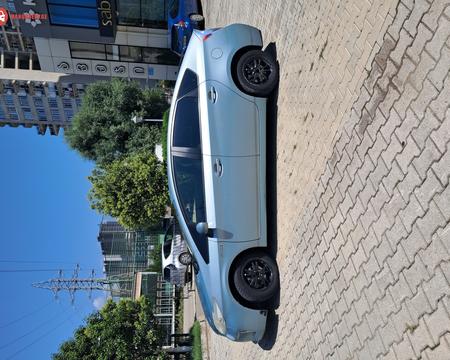 იყიდება toyota priusi 2014წ 1.8 ჰიბრიდი 