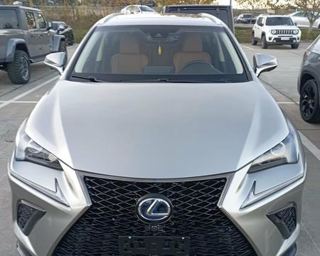 Იყიდება lexus NX300H 
