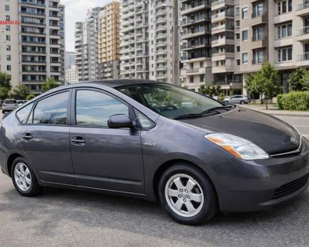qiravdeba dgiurat Toyota priusi 